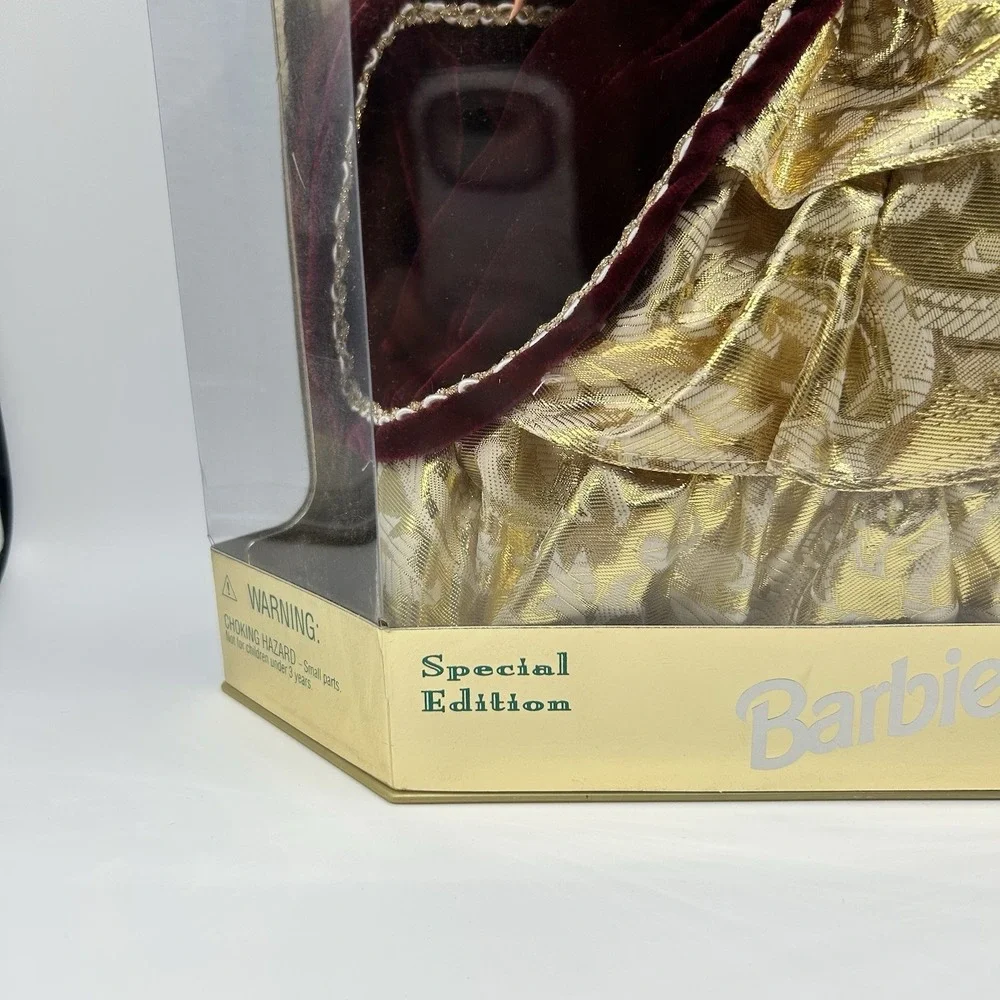 Vintage 1996 BARBIE Happy Holidays Special Edition #15646 New In Box